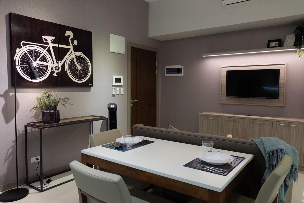 One Uptown Residence Taguig Exterior foto