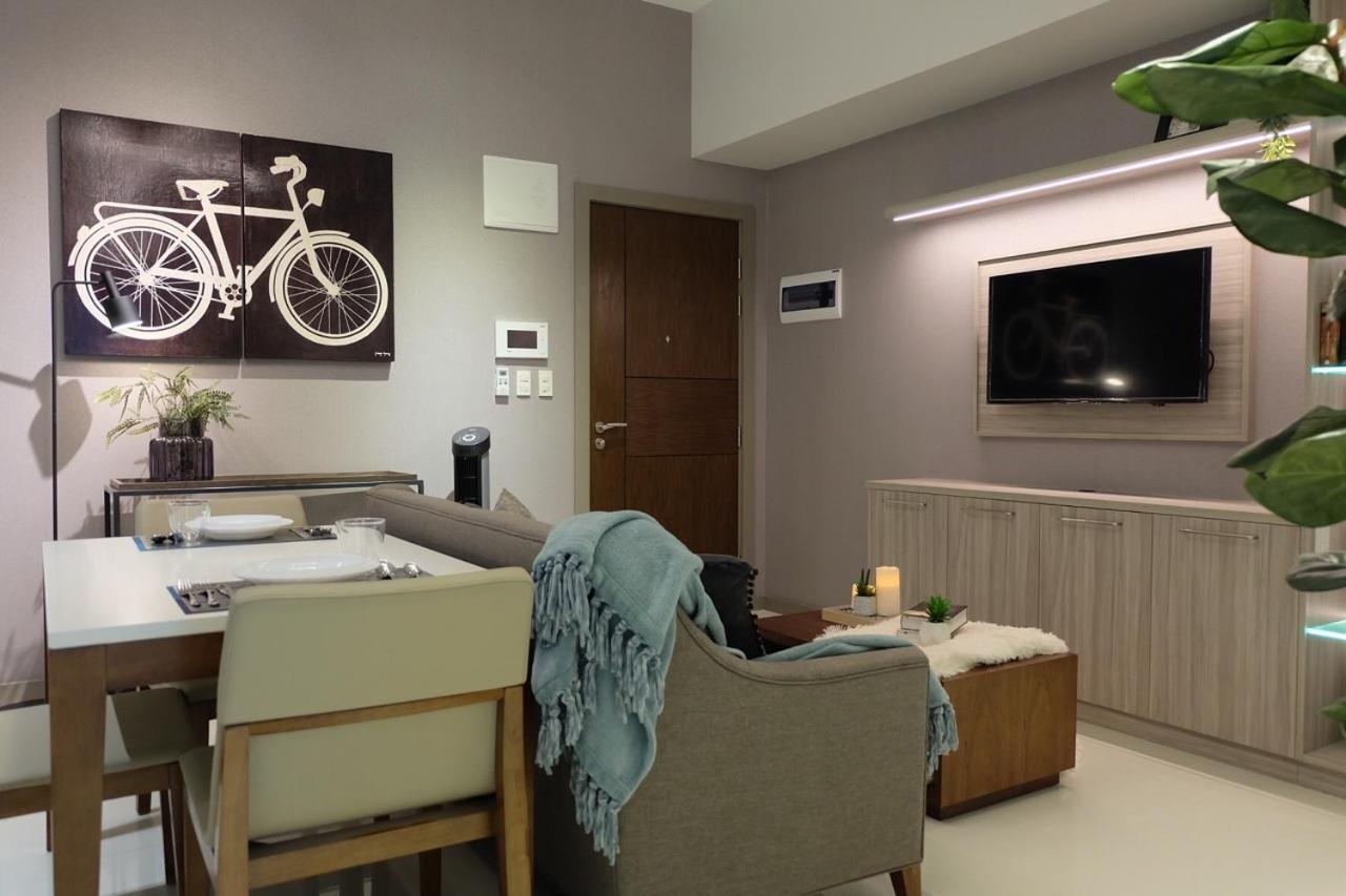One Uptown Residence Taguig Exterior foto